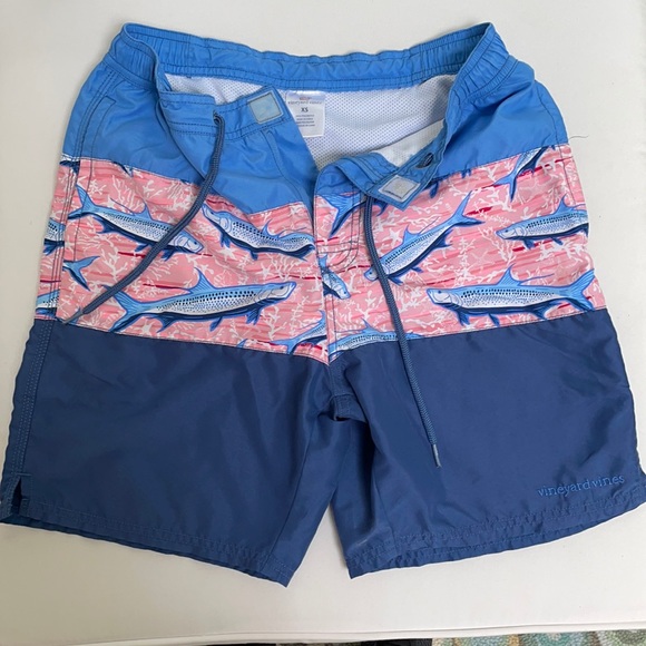 vineyard vines mens board shorts
